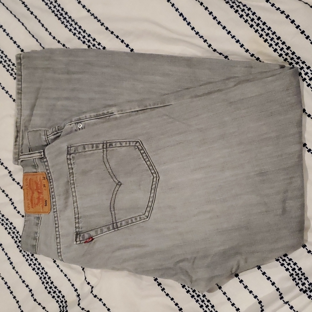 Mens Levi's pants.
